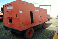 COMPAIR 900-125 900CFM DIESEL TRAILER MOUNTED AIR COMPRESSOR